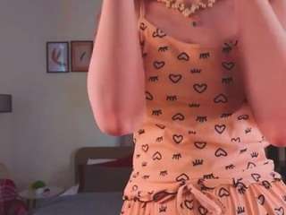 rosamondgroff's CamSoda show and profile