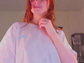 rosamondgroff's CamSoda show and profile