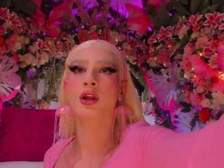 spicyblondes Live Webcam on CamSoda