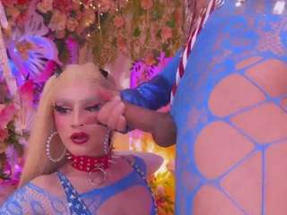 spicyblondes's live room