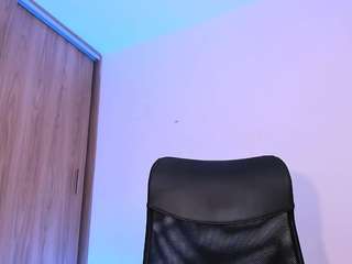 yennifer-exotic's CamSoda show and profile