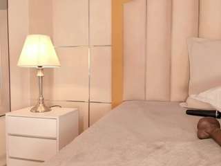Tahlia M live webcam show