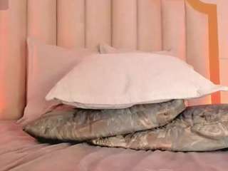 tahliamoreau Live Webcam on CamSoda