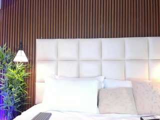 vannecamiel Live Webcam on CamSoda