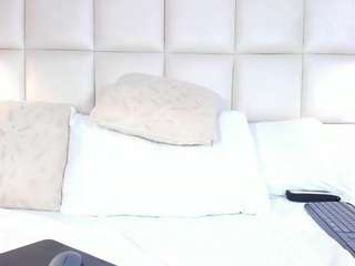 vannecamiel Live Webcam on CamSoda