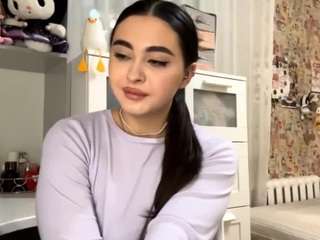 gladytouton's CamSoda show and profile