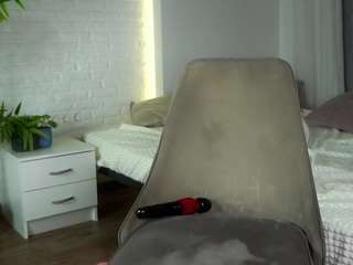 MillieStram live cam preview