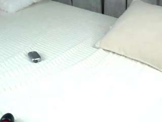 MillieStram live cam preview
