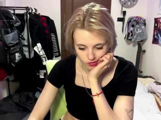violetcrawshaw webcam model