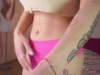 Live webcam model abigailkuntz on Soda Cams