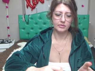 rosehille, female webcam model,  years old, on live webcam
