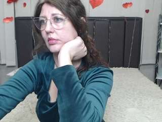 rosehille's CamSoda show and profile