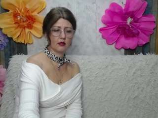 rosehille's CamSoda show and profile