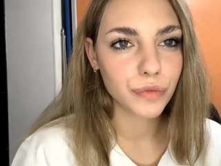 rozannebarrott from CamSoda is Freechat
