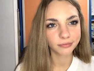 rozannebarrott from CamSoda is Freechat