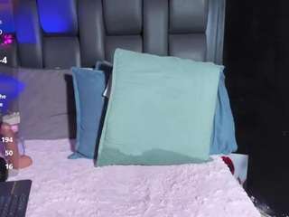 assia-roos's CamSoda show and profile