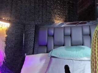 Nahomy live webcam show
