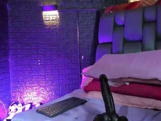 Nahomy live cam preview