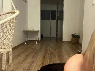 bethpiccione, female webcam model,  years old, on live webcam