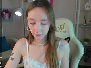 bunny-white Live Webcam on CamSoda