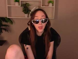 bunny-white's CamSoda show and profile