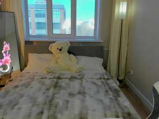 bunny-white's CamSoda show and profile