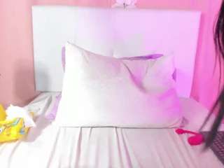 le modèle celeste-rose est en webcam porno dans un show sur le site camsoda, il possède les tags suivants: ahegao,no drinking,fingers,fuck machine,full nudity,handjob,heels,latina,lush,natural,nature,no smoking,anal,oil,petite,public,sex toys,shaved pussy,skinny,spanking
