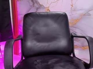 daye-sky's CamSoda show and profile