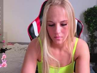 emilylion7 live cam profile