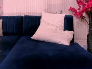 Kim live cam preview