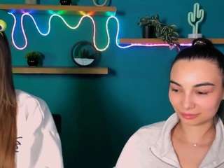 kira-light1 webcam model