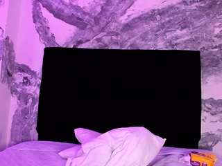 lilithdraven, female webcam model,  years old, on live webcam