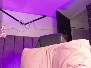 lily-beet's CamSoda show and profile