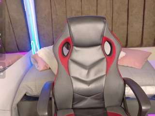 lily-beet's CamSoda show and profile