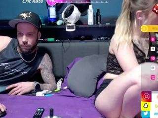 lovecoupleqc Live Webcam on CamSoda