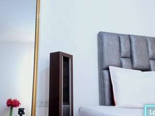 Live Sex Chat with MiaRoberts01 (@miaroberts01)