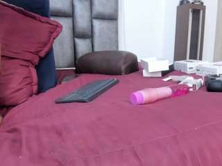 miaroberts01 Live Webcam on CamSoda