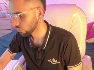 annie-clarrk's CamSoda show and profile