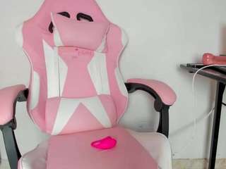 catabloom1's CamSoda show and profile