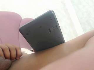 horny-bri's CamSoda show and profile