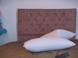 king-lovely-horny webcam model