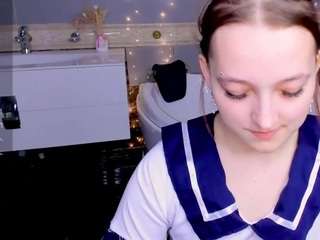 laurakelley's CamSoda show and profile