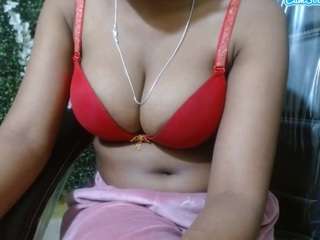 lovelypriya Live Webcam on CamSoda