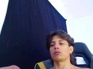 maxhotvoy live cam profile