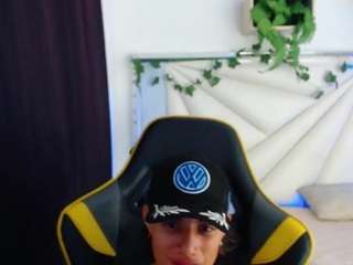 maxhotvoy live cam profile