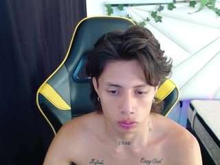 maxhotvoy live cam profile