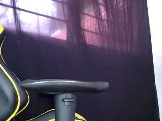 maxhotvoy live cam profile