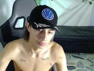 maxhotvoy live cam profile