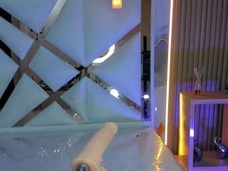 mia-ts Live Webcam on CamSoda