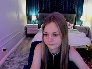 Live webcam model midnightaura on Soda Cams